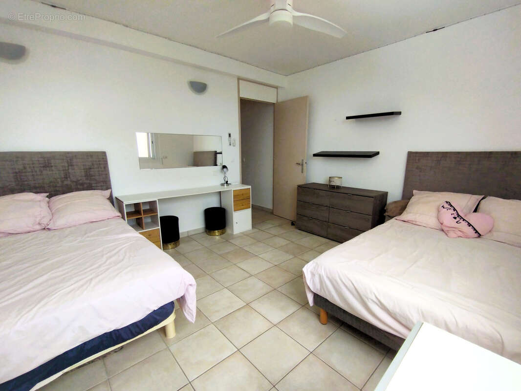 Vue mer imprenable  pour ce superbe appartement 3 piéces dans résidence sécurisée avec pisicne - photo 11