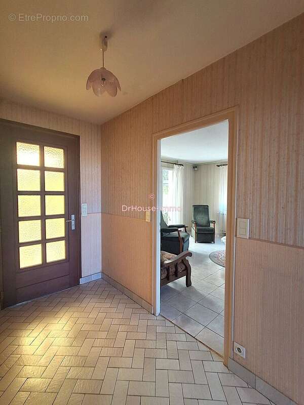 Maison 131 m² à Coulon  - photo 3