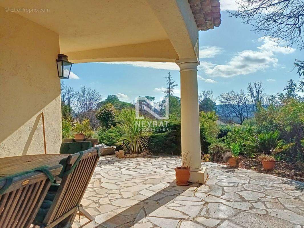 Maison à TOURRETTES