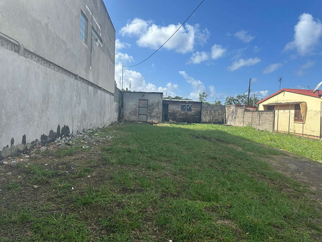 Terrain à FORT-DE-FRANCE