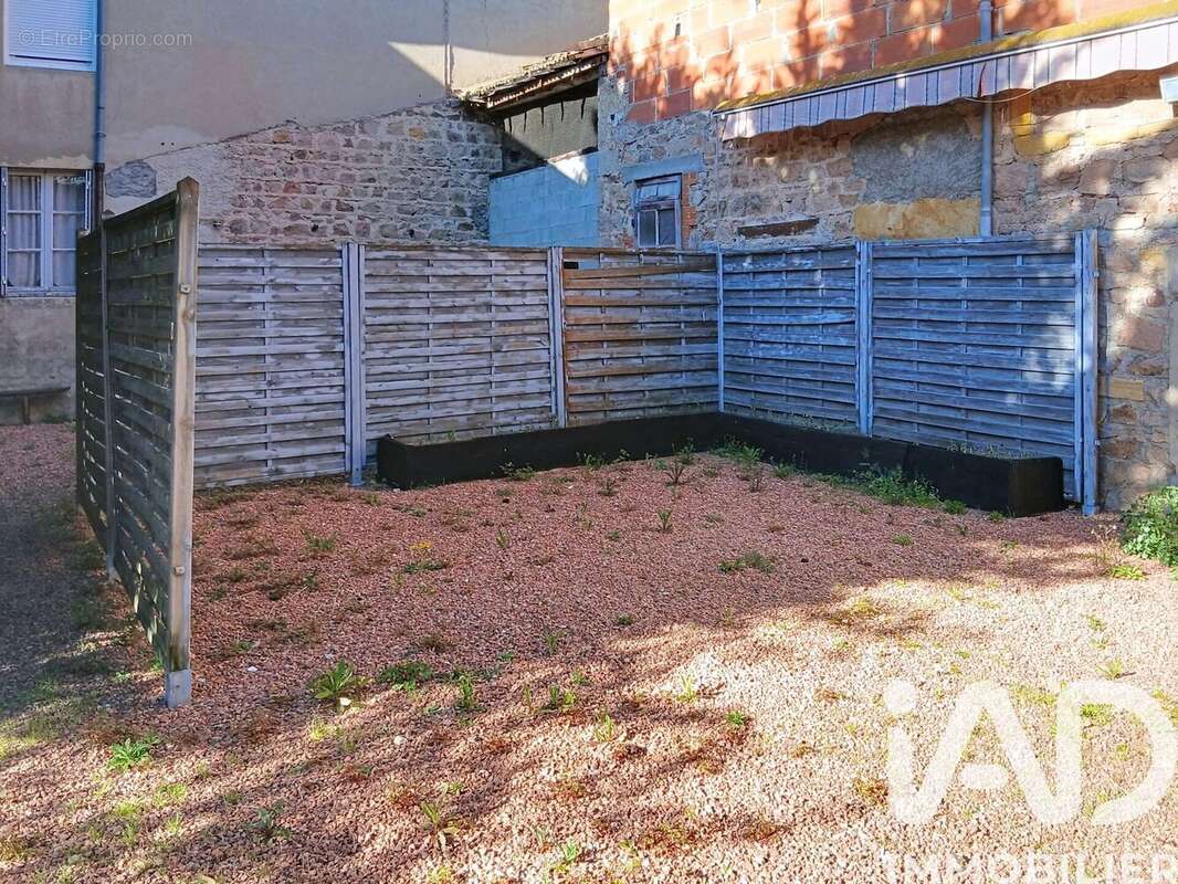 Appartement 389 m² à Gibles  - photo 9