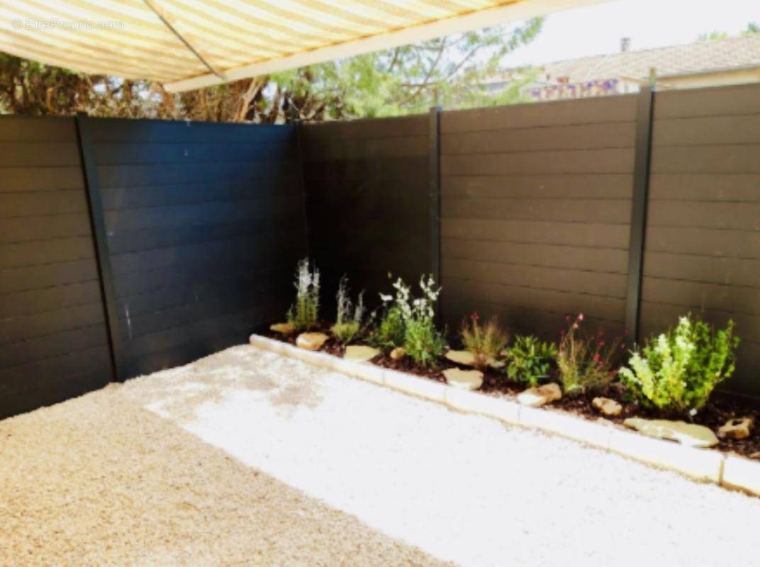 Appartement à BAGNOLS-SUR-CEZE