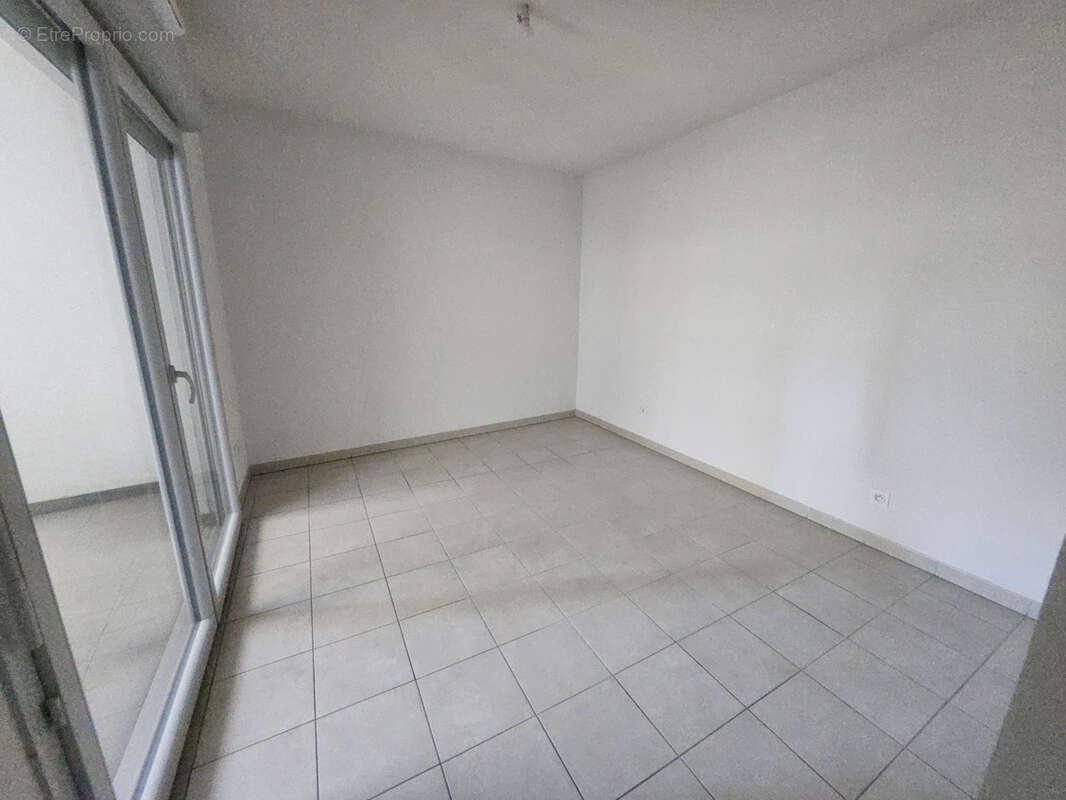 Appartement à MARSEILLE-3E