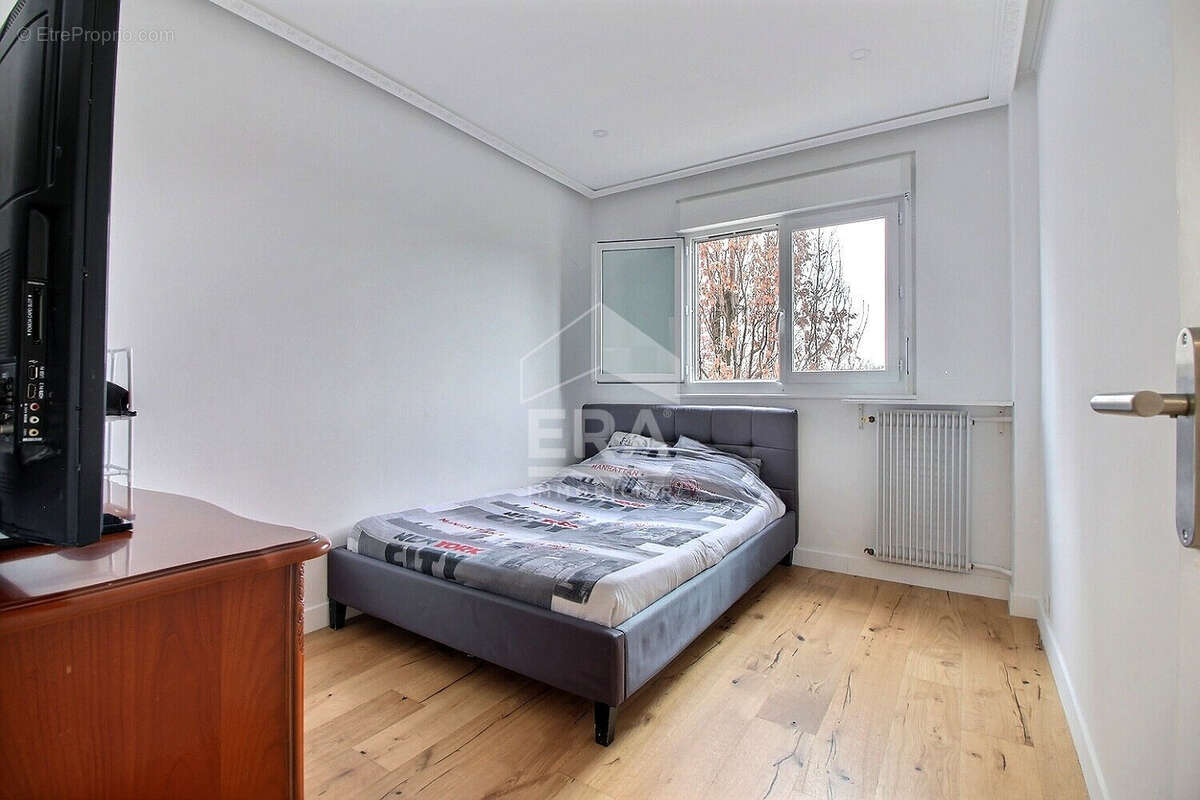 Appartement à VILLENEUVE-LA-GARENNE