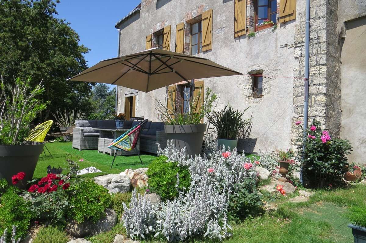 Prieuré de caractère  7 pièces proche Blois   vue dominante  3 minutes du lac , du golf , idéal maison secondaire - photo 25