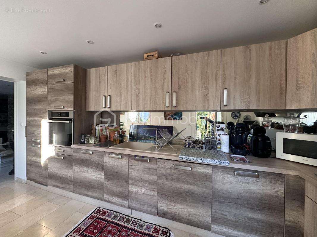 Maison à SAINT-LAURENT-DU-VAR