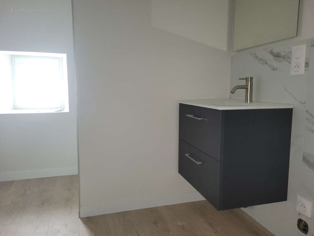 Appartement à CHAUSSAN