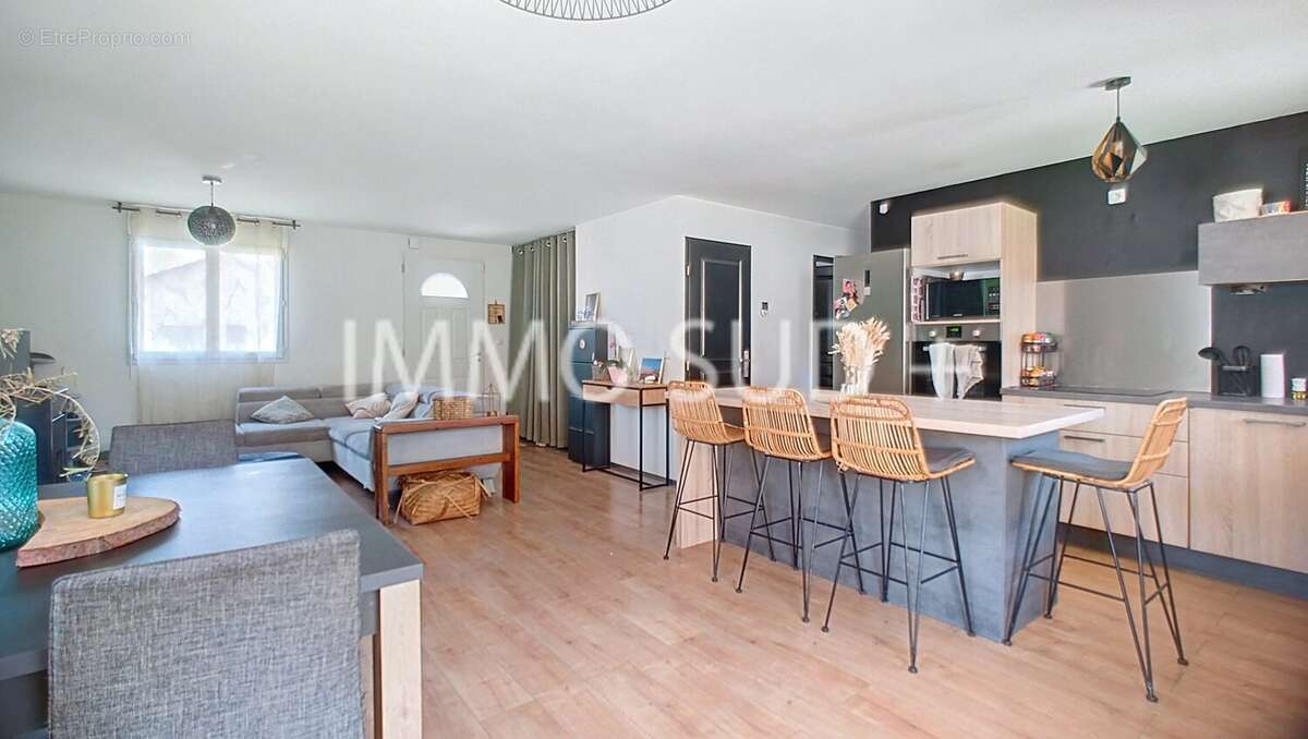 Maison à SAINT-GEORGES-DE-COMMIERS