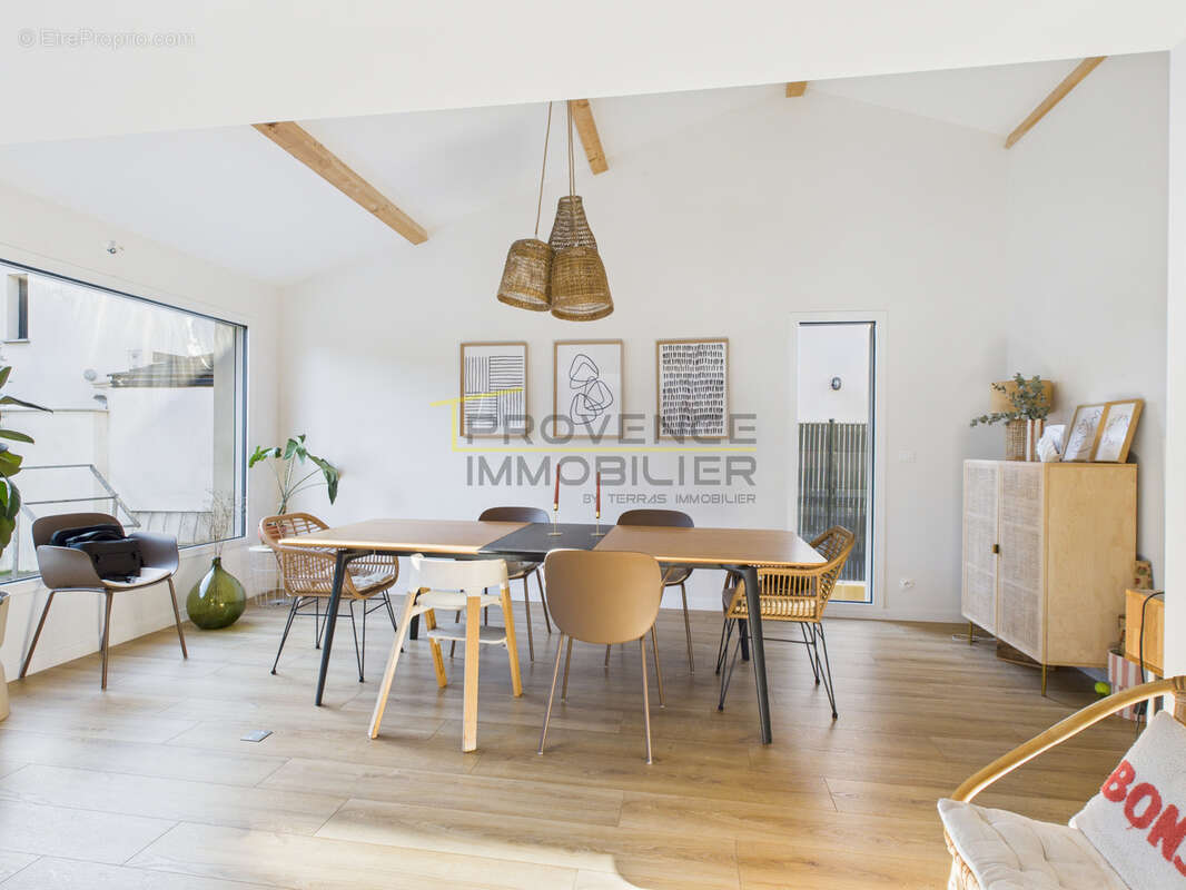 Maison à MONTELIMAR