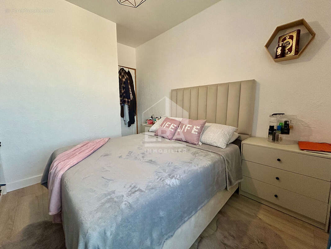 Appartement à LE MUY