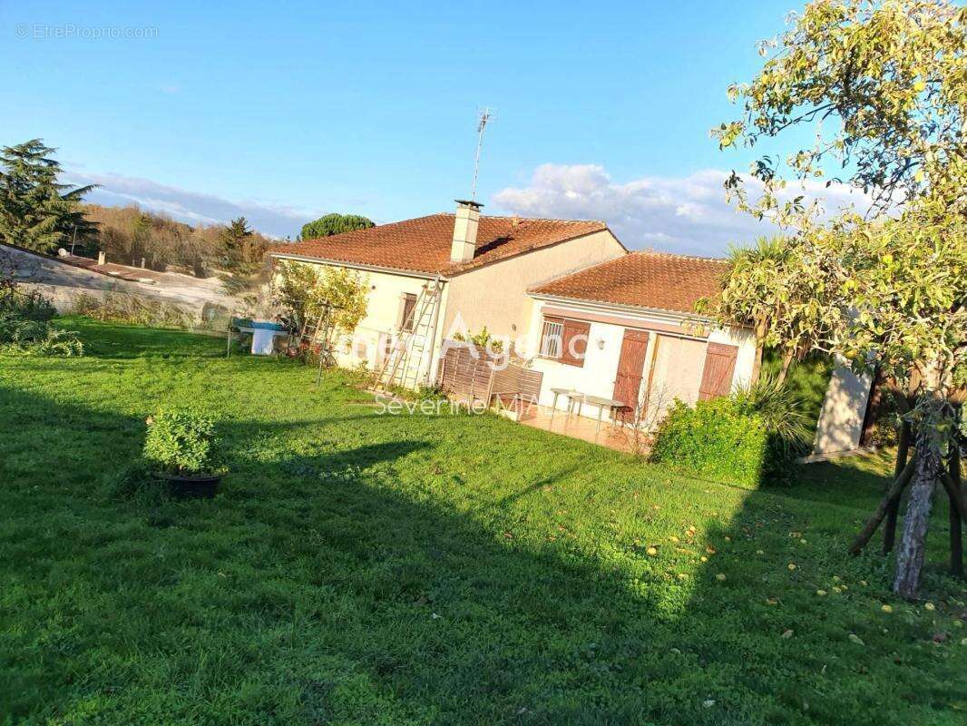 Maison à CHERVES-RICHEMONT