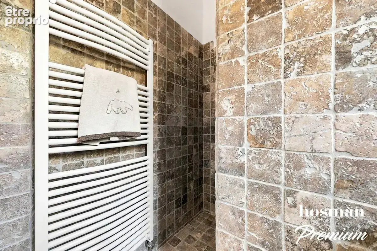 Maison 6 pièces de 145m² sur agréable terrain arboré avec garage - Proche Lyon 8ème - Bron - photo 10