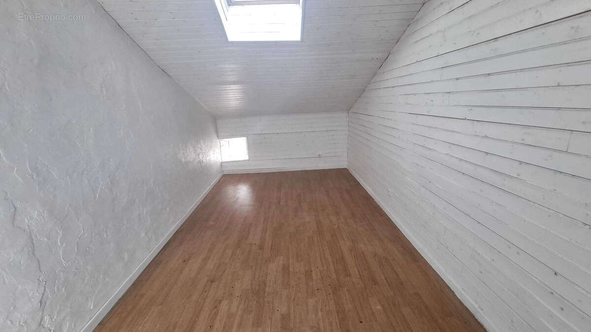 Maison à MONTAIGU-DE-QUERCY