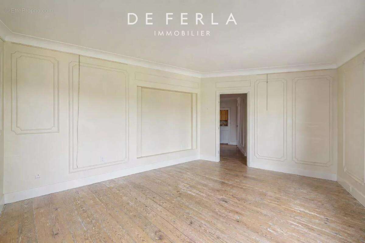 Appartement à PARIS-14E