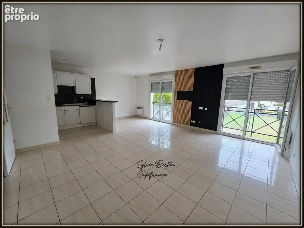 Appartement à VAUJOURS