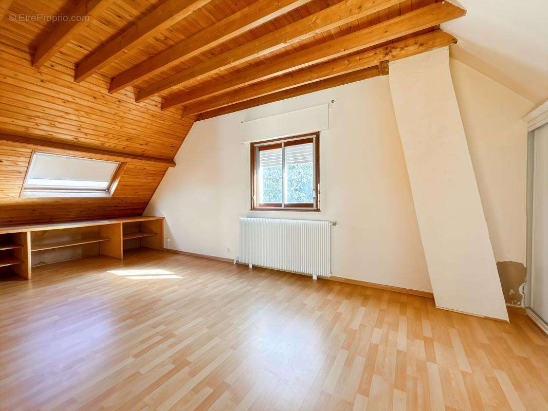 Maison à SAINT-ETIENNE-AU-MONT