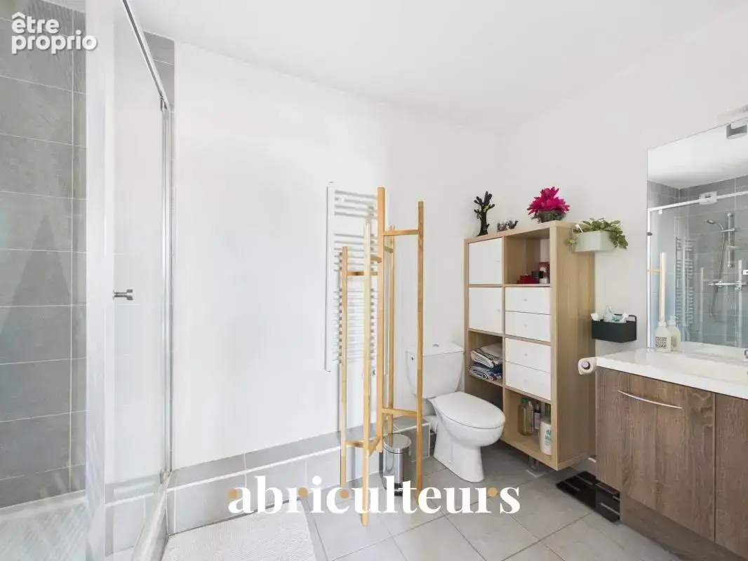 Vaste appartement de caractère 119 m² en immeuble d’architecte avec balcon et terrasse à Aubervilliers (93300) - photo 13