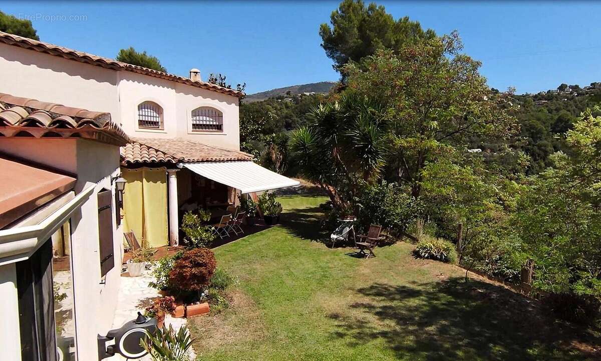   - Maison à COLOMARS