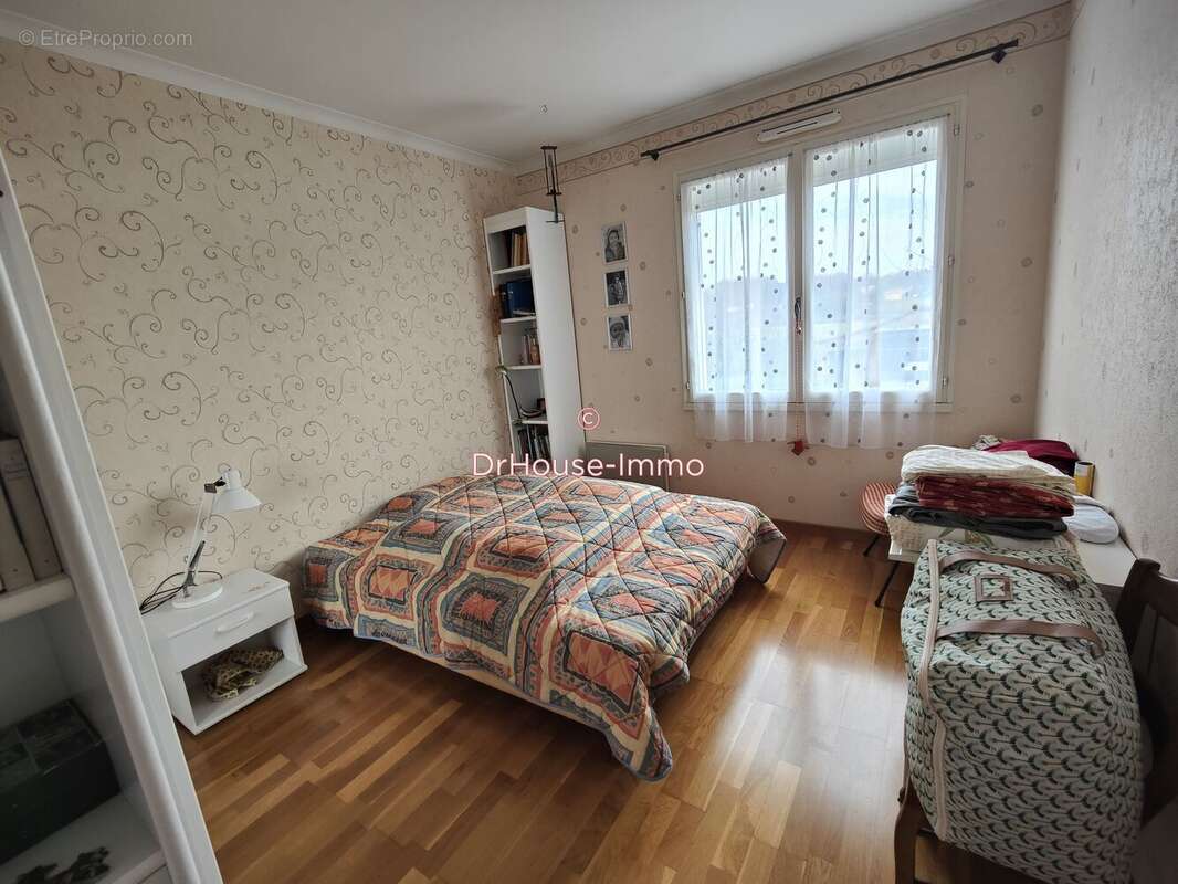 Maison à FLEAC