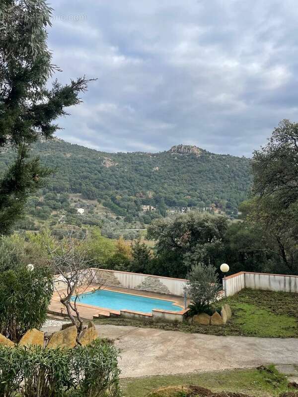 Maison à PLAN-DE-LA-TOUR