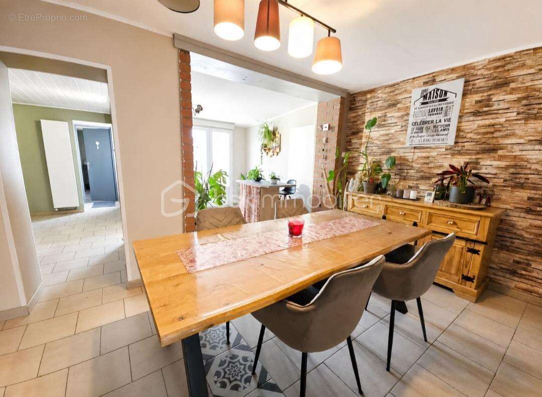 Maison 3 chambres jardin double garage - photo 3