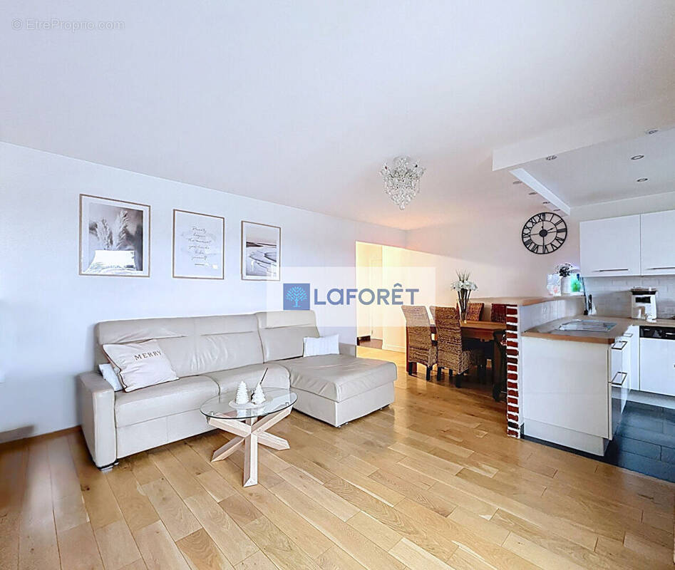 Appartement à CHENNEVIERES-SUR-MARNE