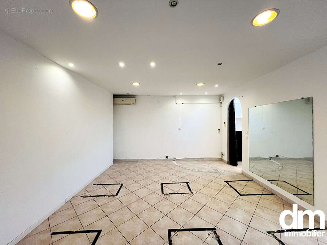 Commerce à PORT-DE-BOUC