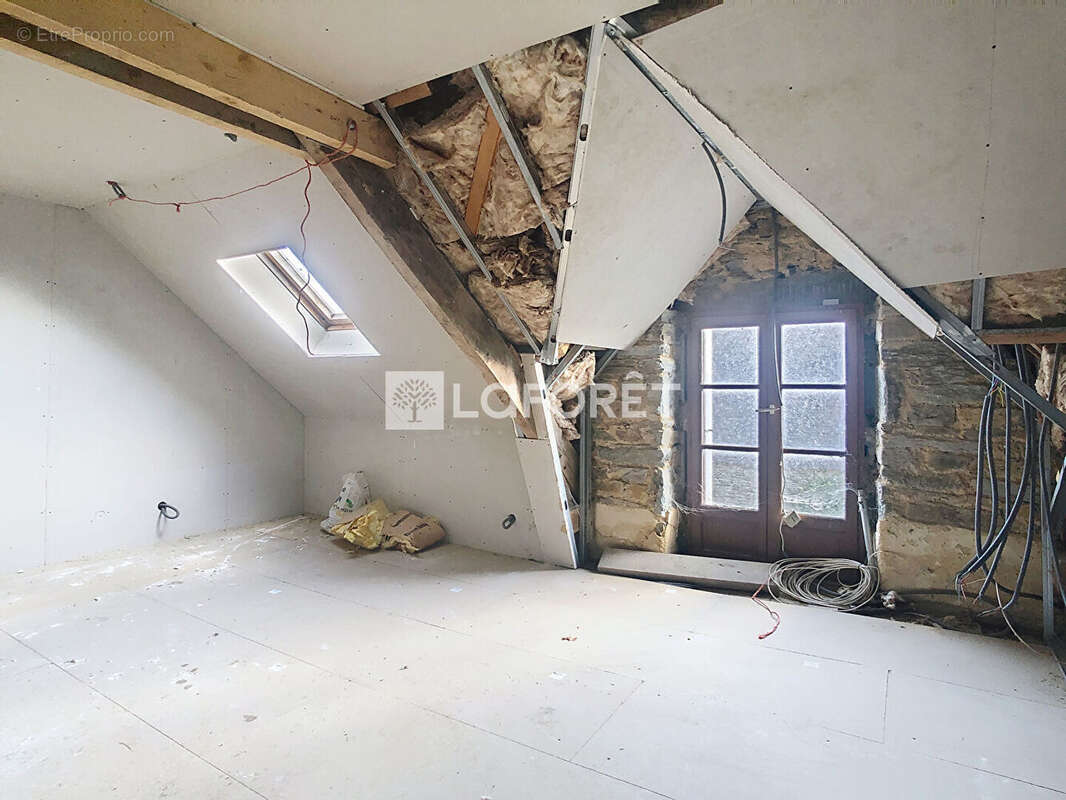 Maison à CARENTOIR
