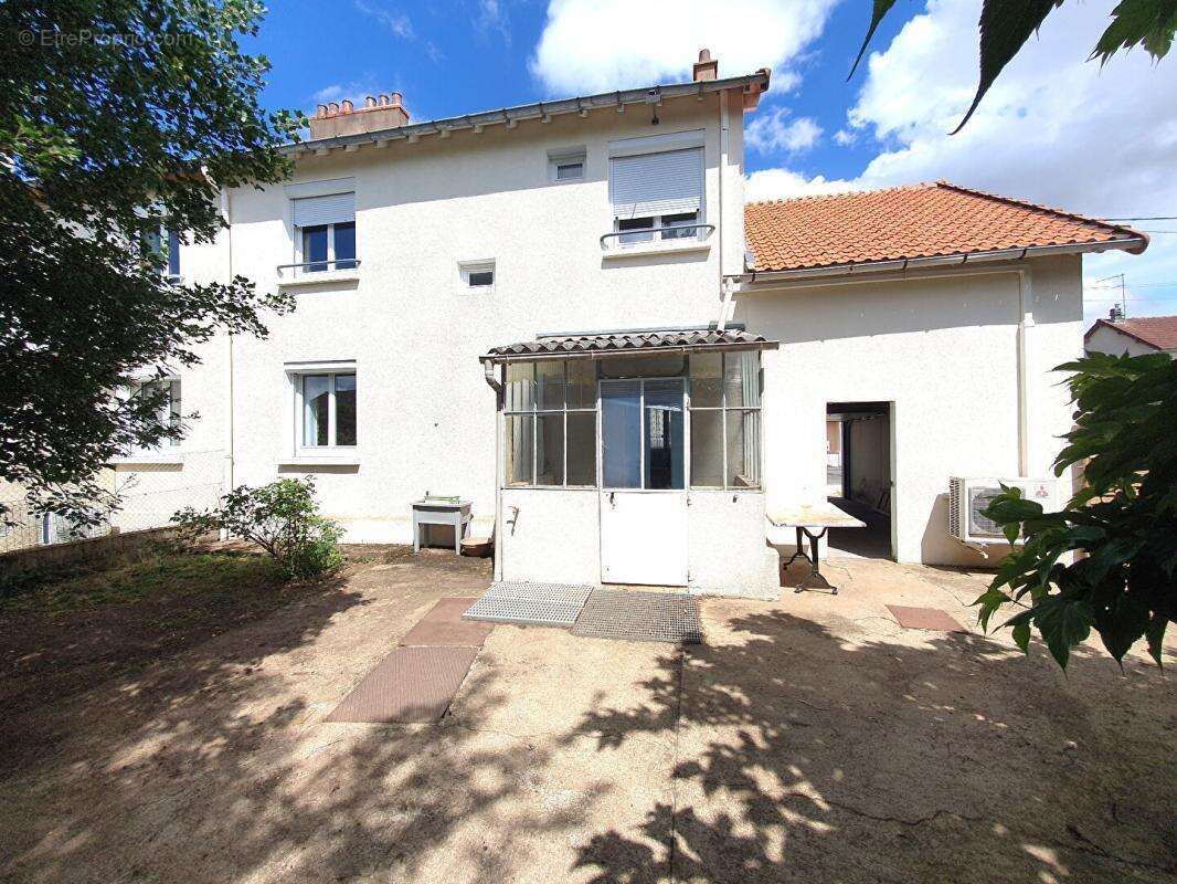 Maison La Chapelle Saint Ursin 5 pièce(s) 91 m2 - photo 8