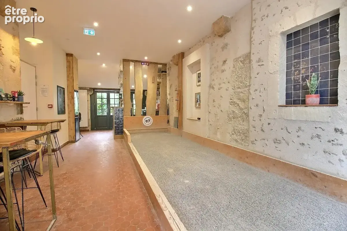 Fonds de commerce Vieux Tours 65m² - photo 1