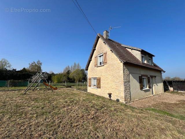 Maison à PERCY-EN-AUGE