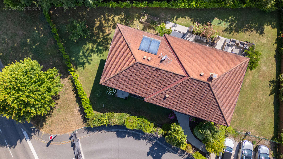 Maison à PREVESSIN-MOENS