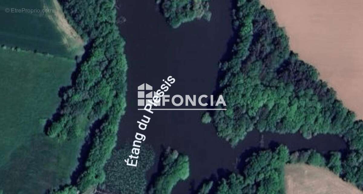 Terrain à CUGUEN