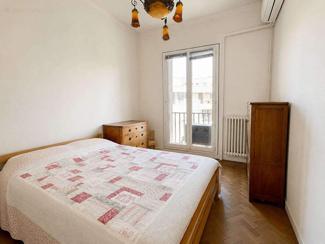 Appartement à MARSEILLE-2E