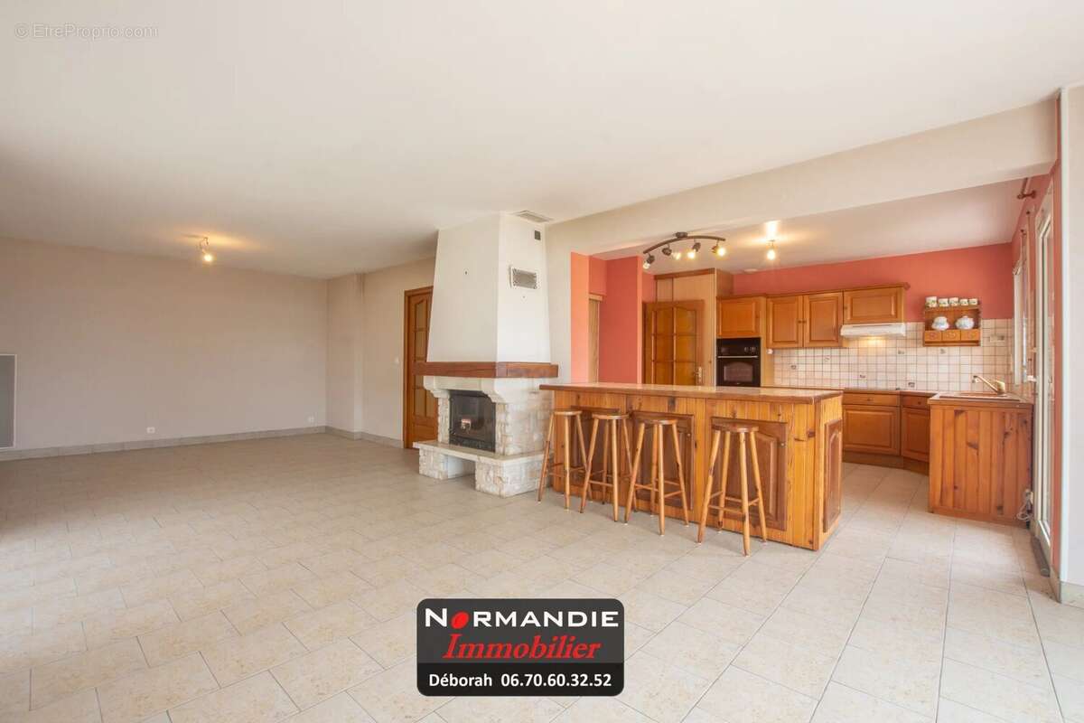 Maison à LE MESNIL-SOUS-JUMIEGES