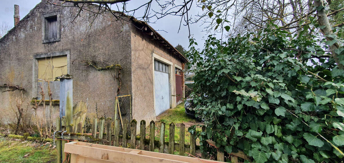Immeuble Chateau Salins - photo 13