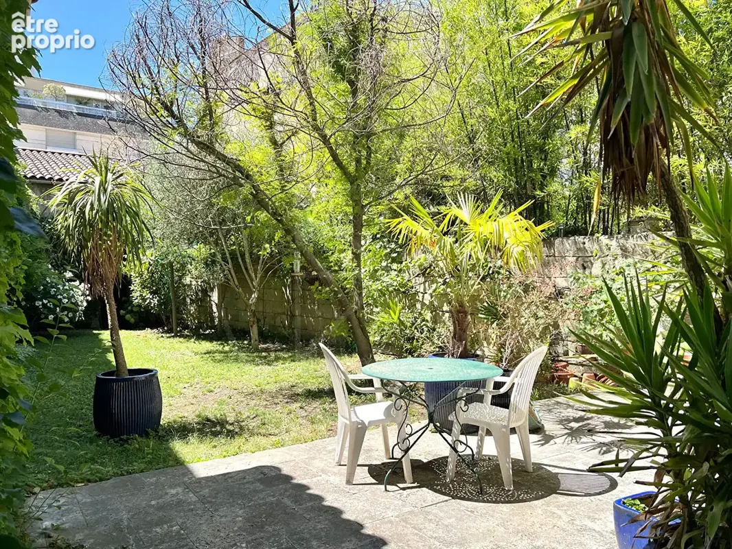 Élégante maison bourgeoise avec grand garage - photo 2