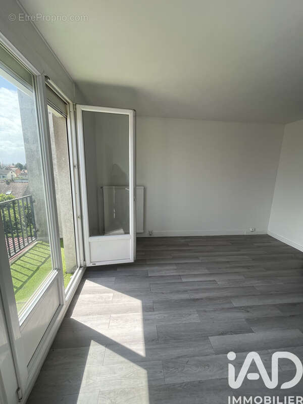 Photo 2 - Appartement à LE BLANC-MESNIL