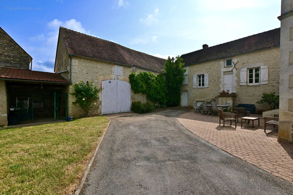 Maison bourgeoise avec jardin au sud d’Auxerre - photo 2