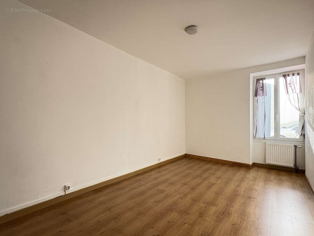 Maison à SAINT-JEAN-DE-LIVERSAY