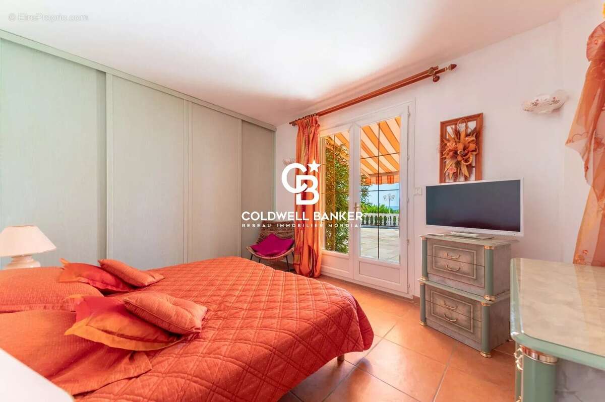 Villa de plain-pied avec panorama exceptionnel sur la Méditerranée - photo 24