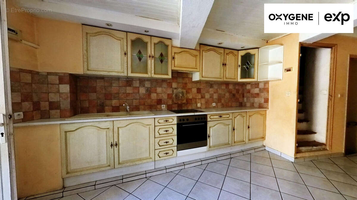 Maison 110 m² à Saint-Esteve  - photo 4