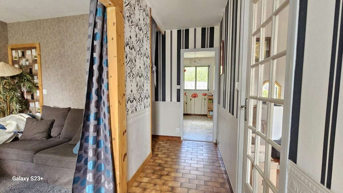 Maison à MAUZE-SUR-LE-MIGNON