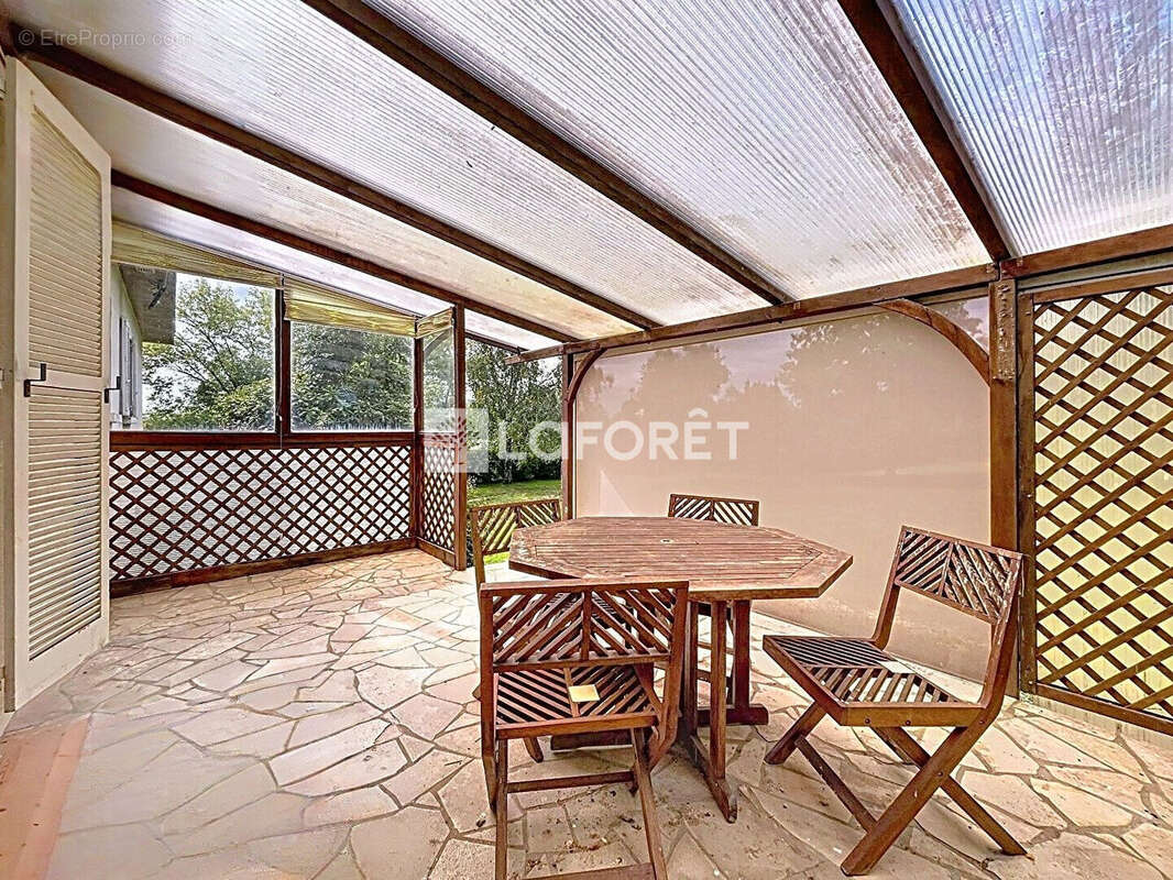 Maison à NOYAL-CHATILLON-SUR-SEICHE