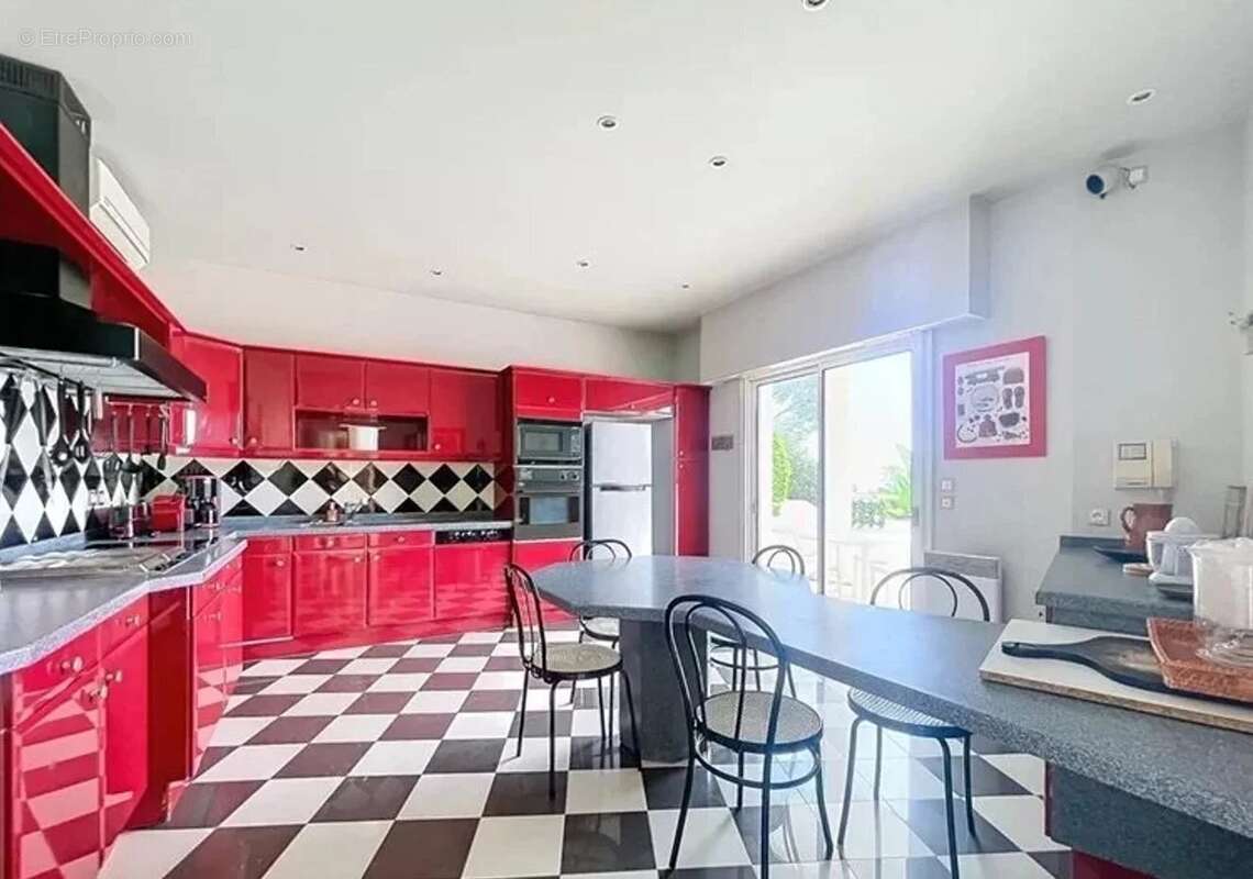 Maison à MANDELIEU-LA-NAPOULE