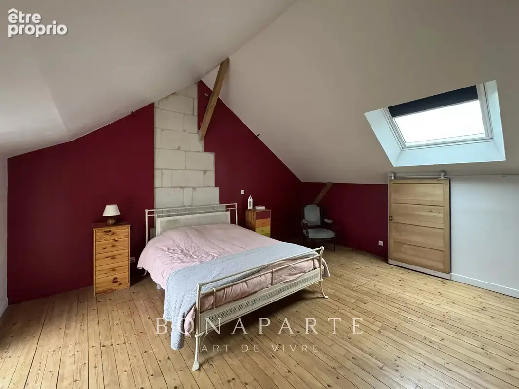 Chacé - maison de caractère en tuffeau – terrain d’environ 3 000 m² – dépendances - photo 11