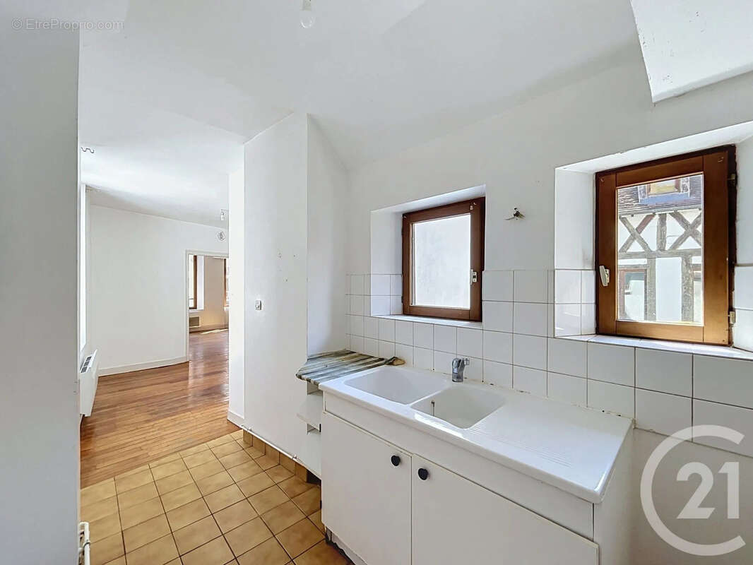 Appartement 76 m² à Sens  - photo 8