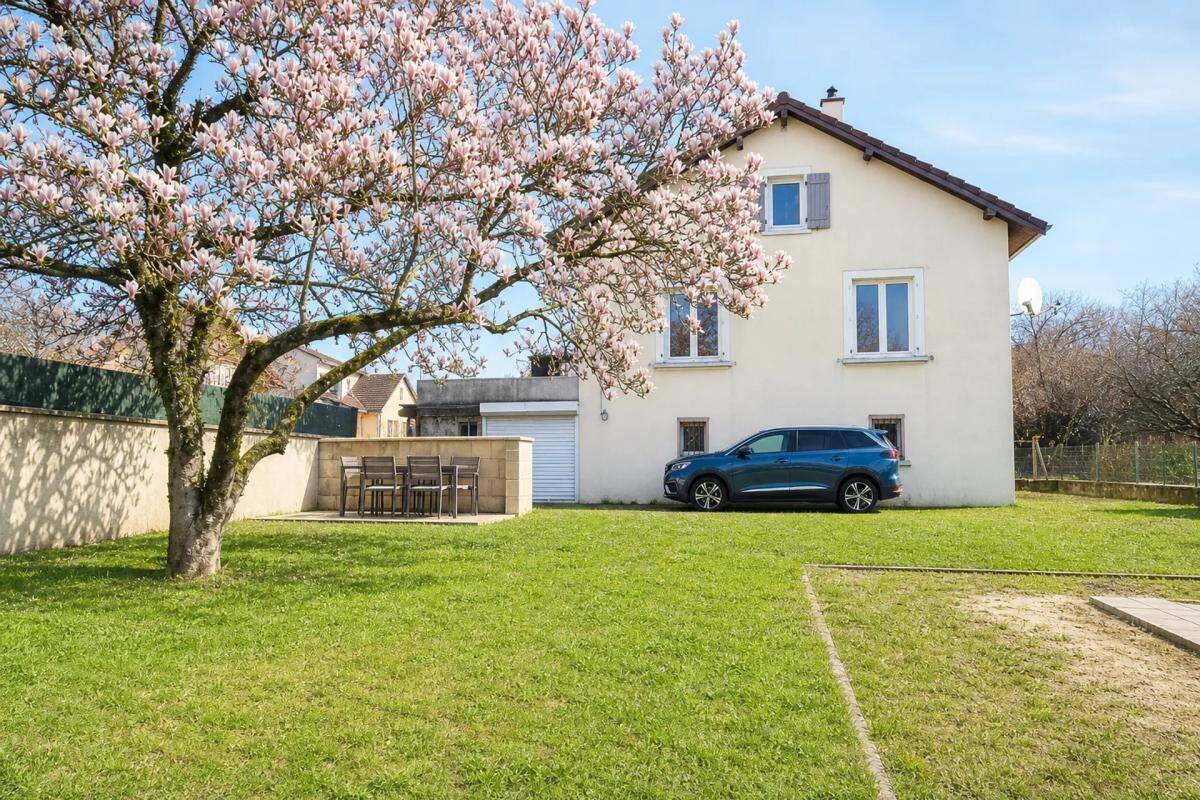 Maison à VOUJEAUCOURT