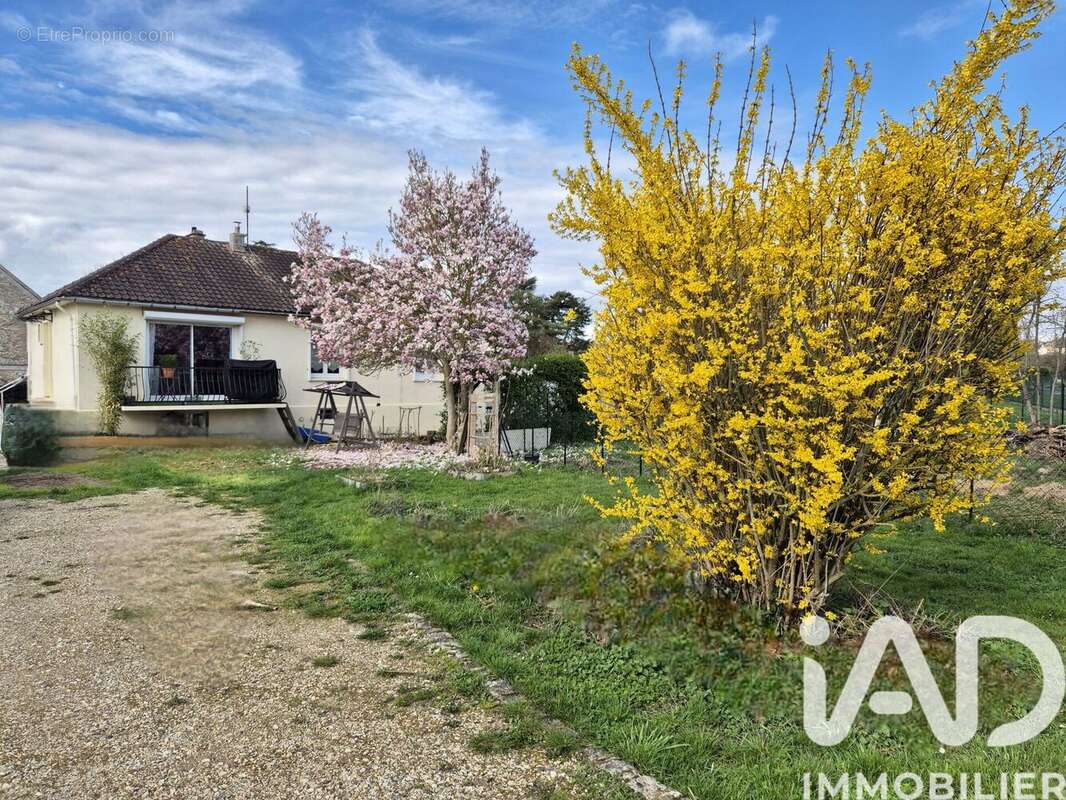 Photo 2 - Maison à RICHEBOURG