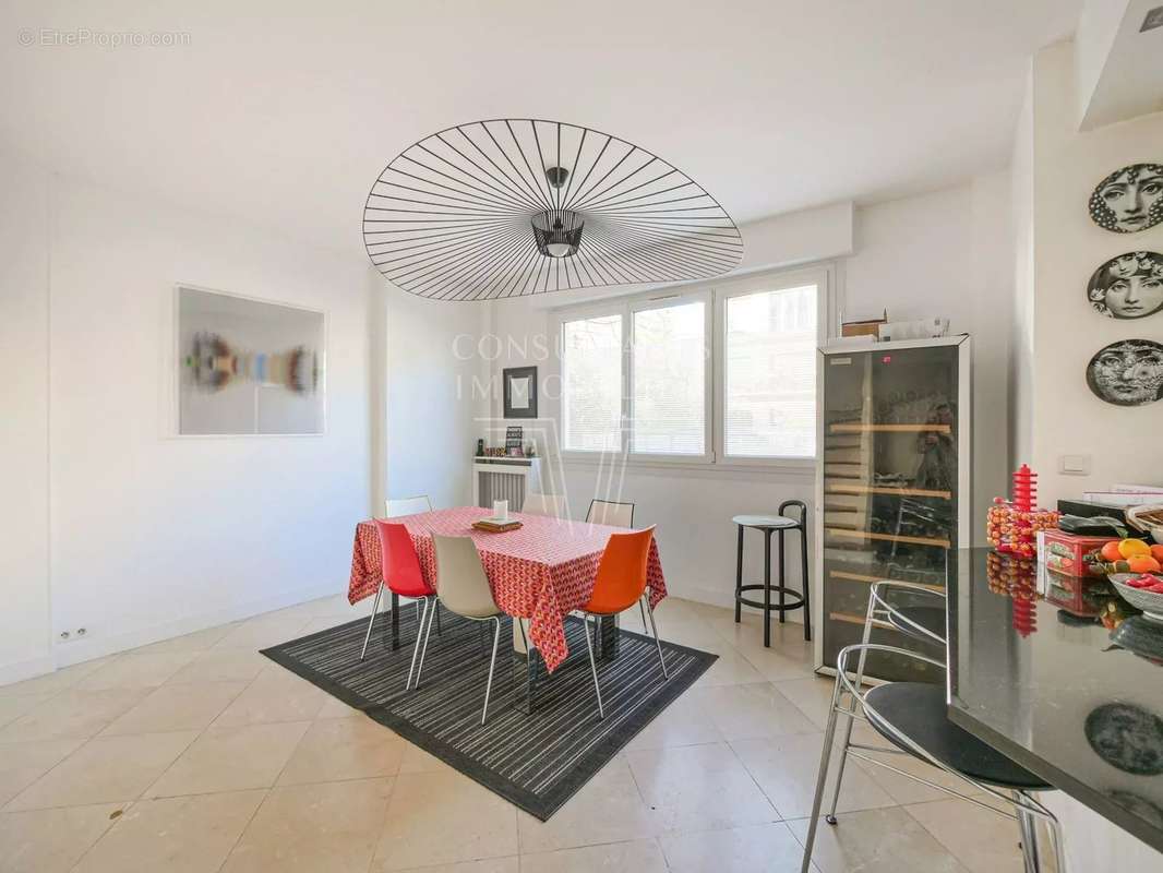 Appartement à NEUILLY-SUR-SEINE